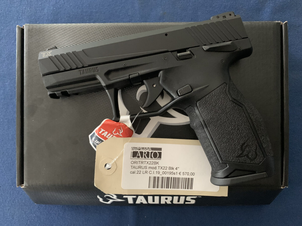 TAURUS TX22 BLACK